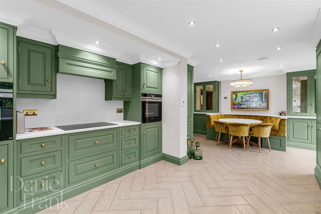 Additional image 10 of 5 bed detached house for saleWest View, Loughton IG10