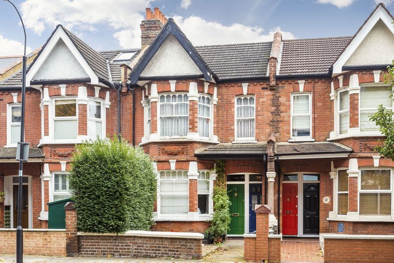 Property photo 1 of 8 Photo 4