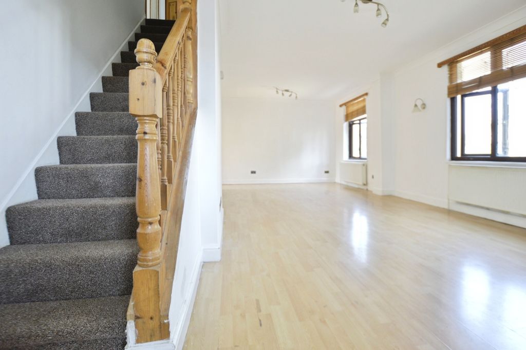 Property photo 2 of 17 Pbox-Img.Jpg