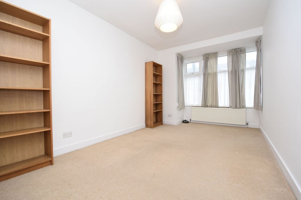 Property photo 2 of 6