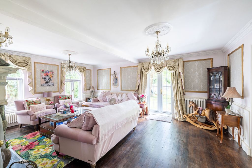 Property photo 3 of 19