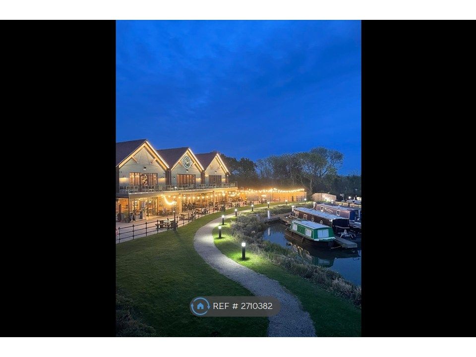 Property photo 2 of 12 Pub (Warbler On The Wharf)