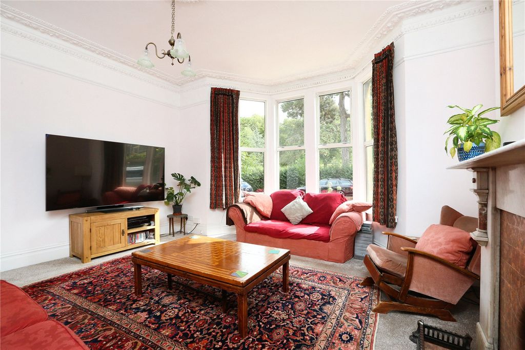 Property photo 2 of 31 Picture No. 04