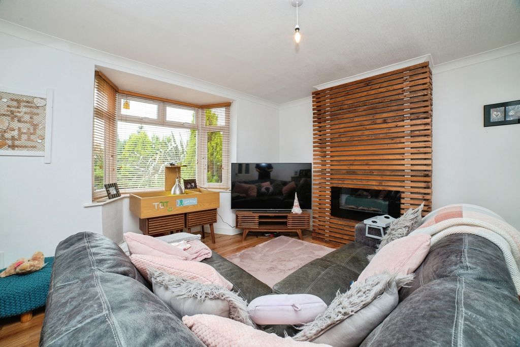 Property photo 2 of 17 Photo