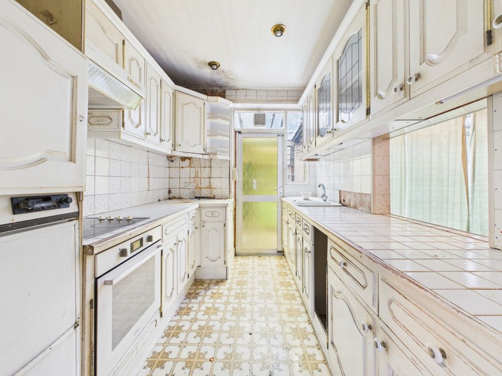 Property photo 3 of 9 4755804