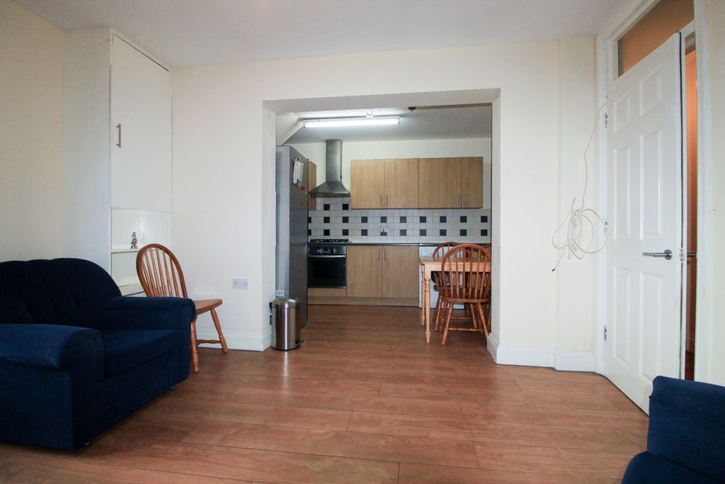 Property photo 2 of 18 Gallery
