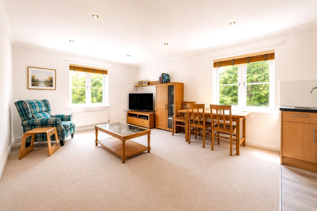 Property photo 2 of 8 Picture No. 22