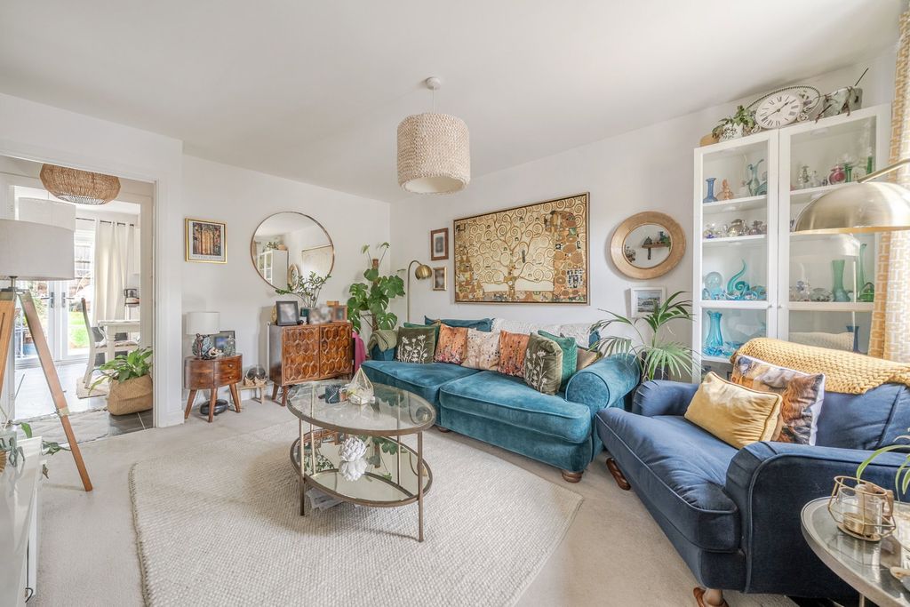 Property photo 2 of 18