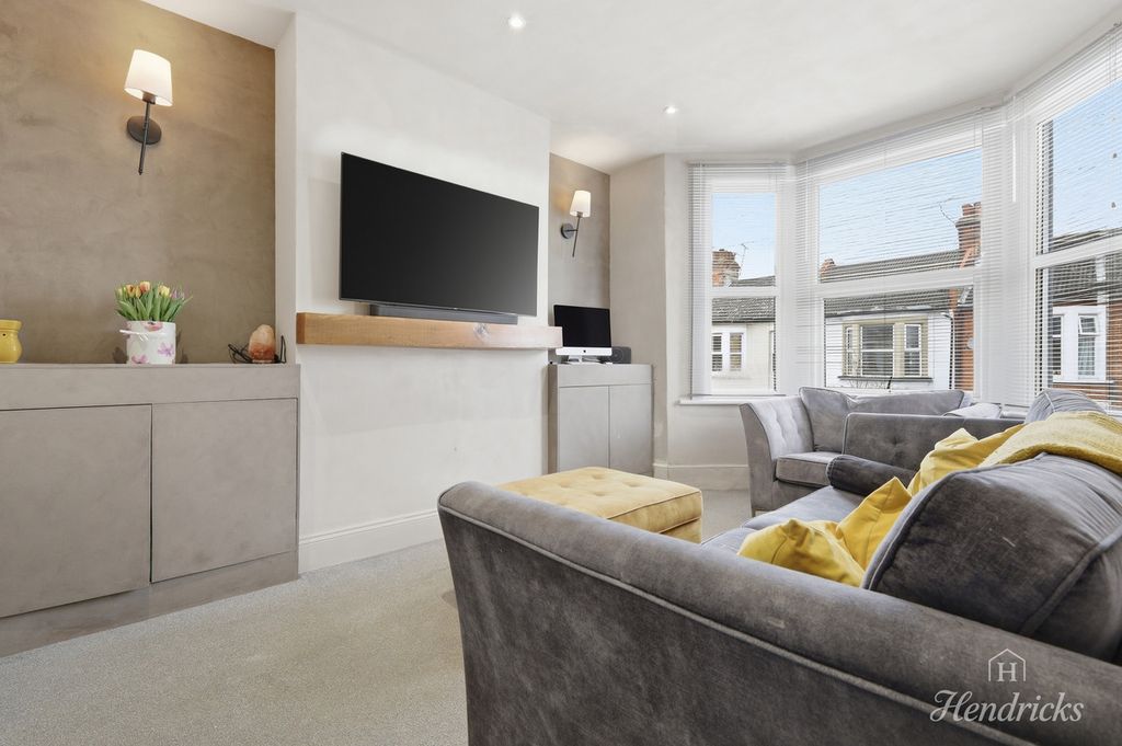 Property photo 2 of 19