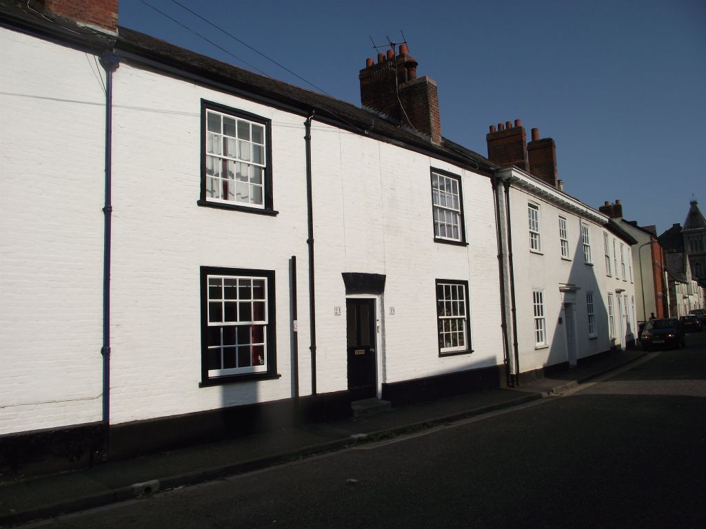 Property photo 1 of 17