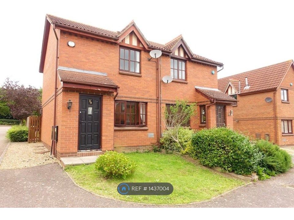 Property photo 1 of 9 House With Front Garden