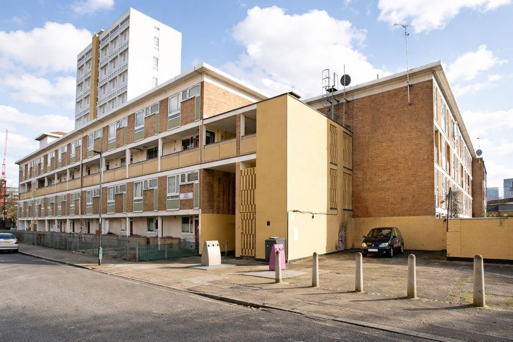 Property photo 1 of 9 Front Of Building  .Png