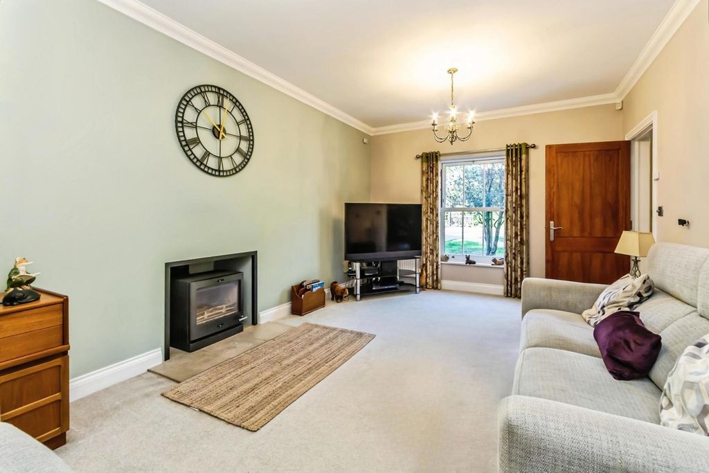 Property photo 3 of 16 Living Room