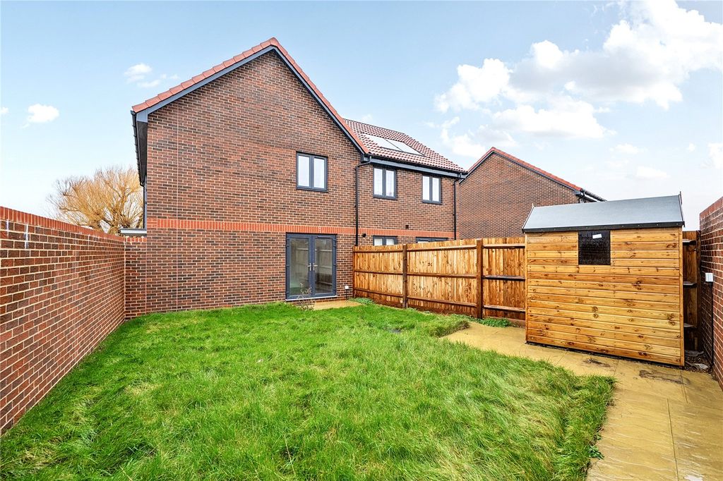 Property photo 2 of 24 Picture No. 04