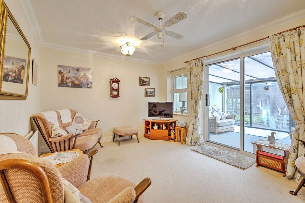 Property photo 2 of 19 Pbox-Img.Jpg