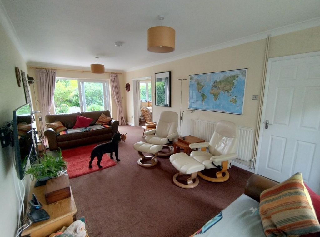 Property photo 2 of 16 Sitting Room