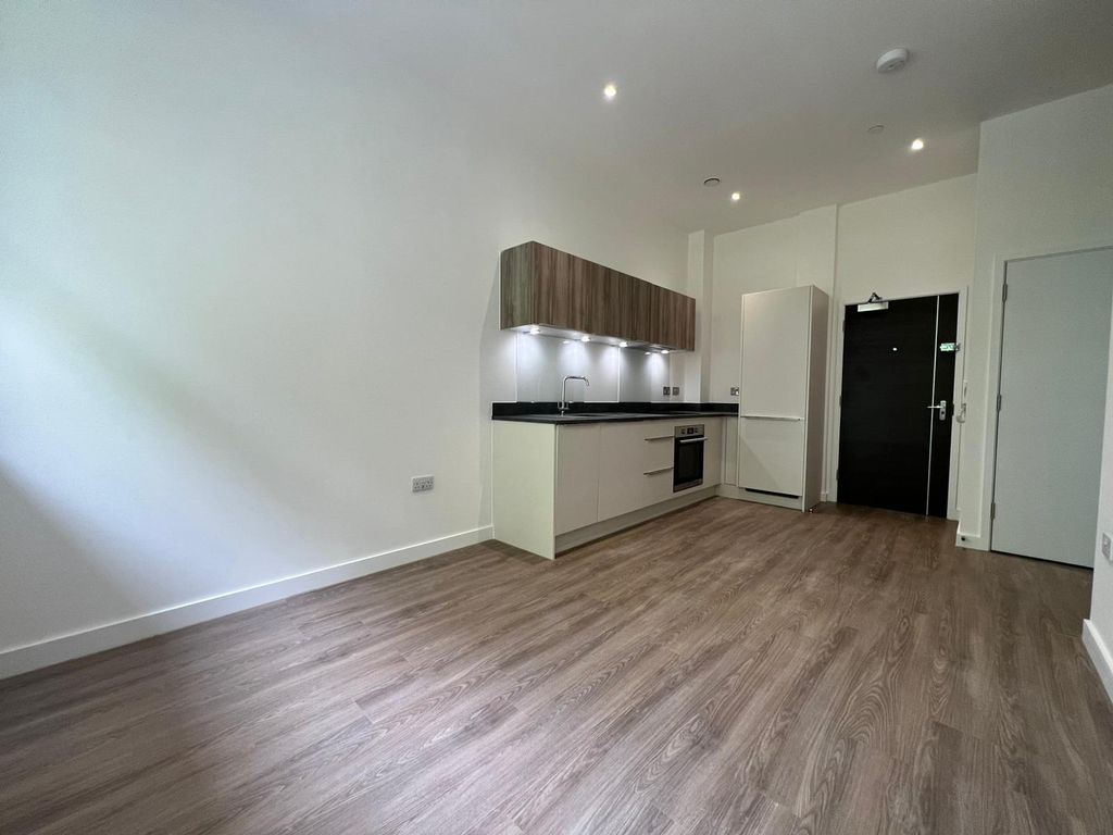 Property photo 3 of 6 Living Room