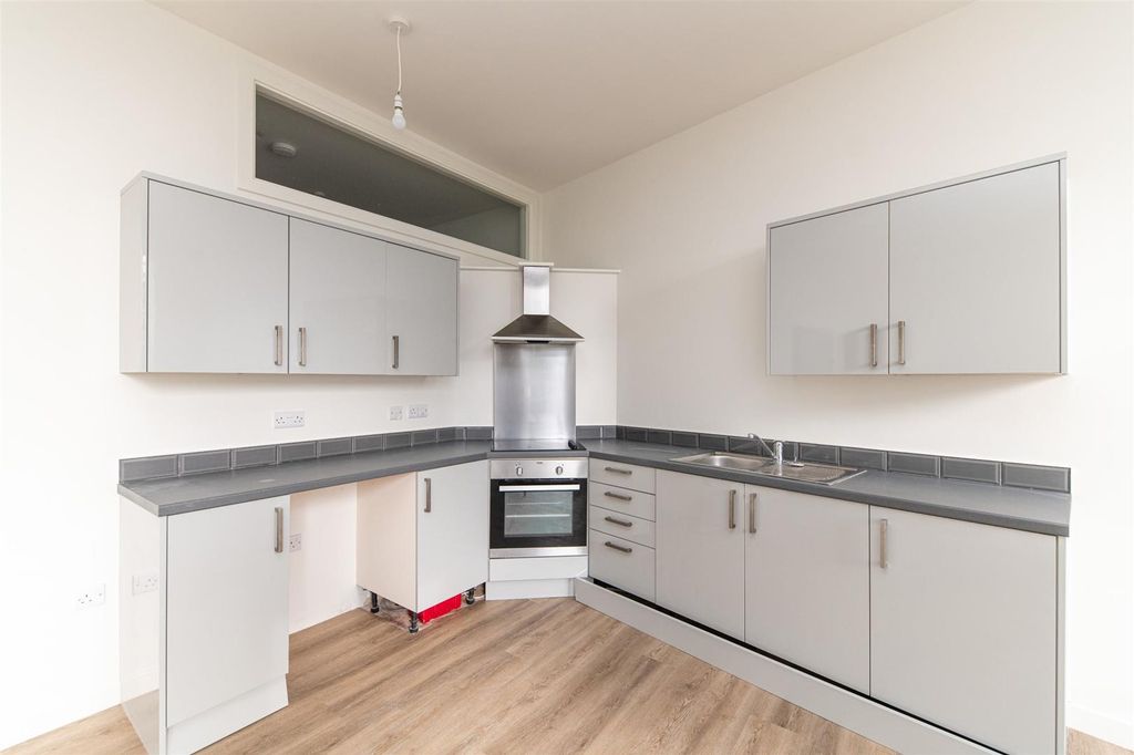 Property photo 3 of 10 d9F080A7-2B58-407B-Bbca-ba74342Cb354.Jpeg