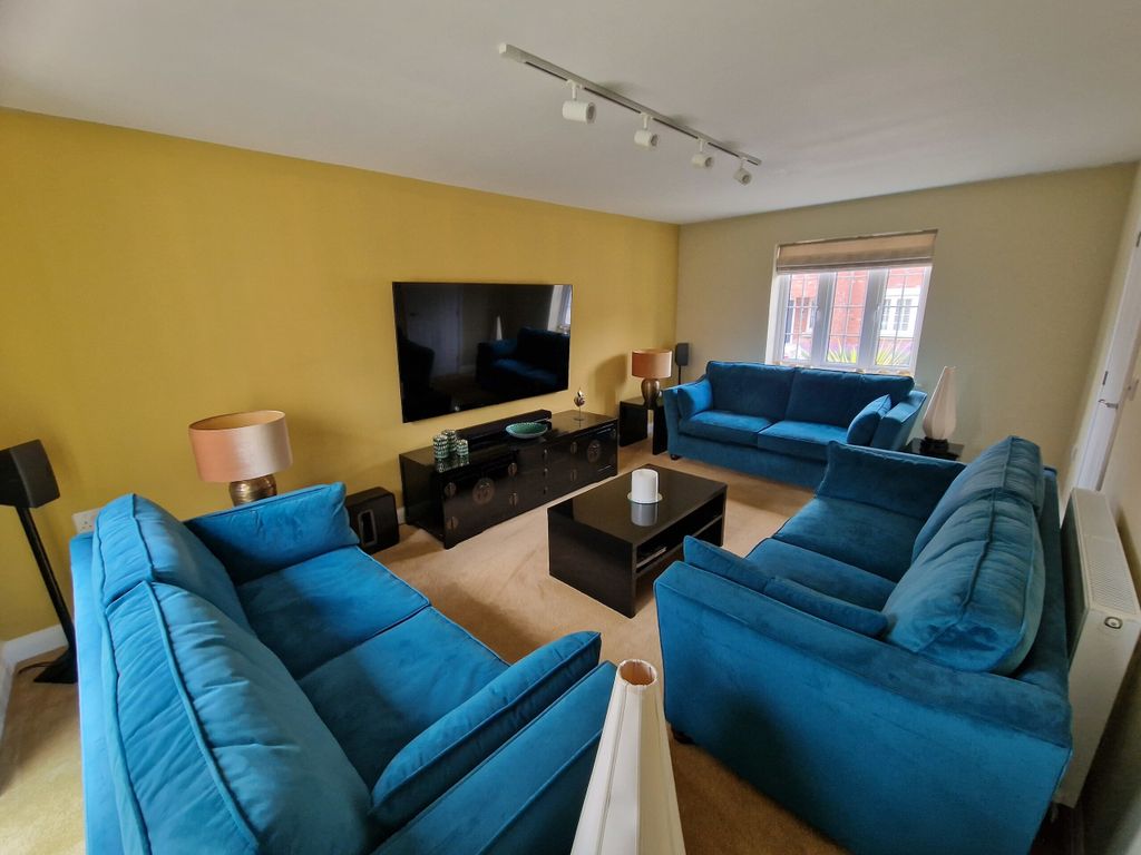 Property photo 2 of 36 Living Room