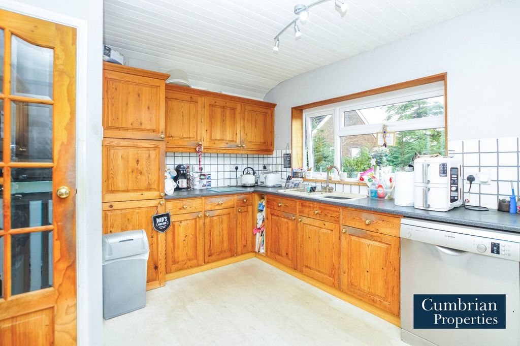 Property photo 2 of 23 Kitchen