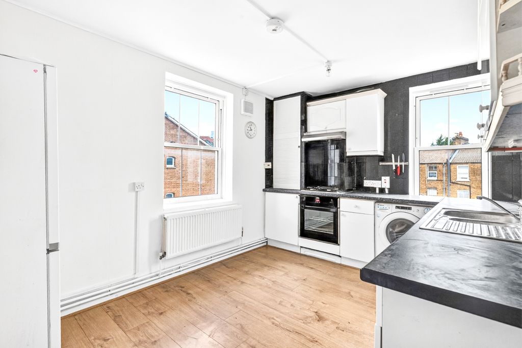 Property photo 2 of 17 Kitchen