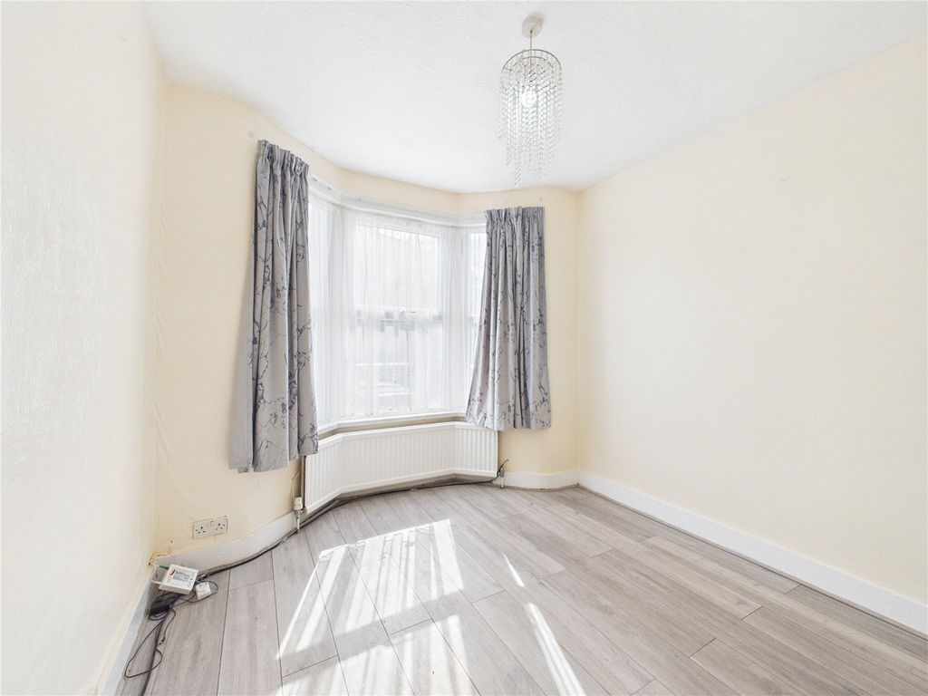 Property photo 2 of 27 Picture No. 48