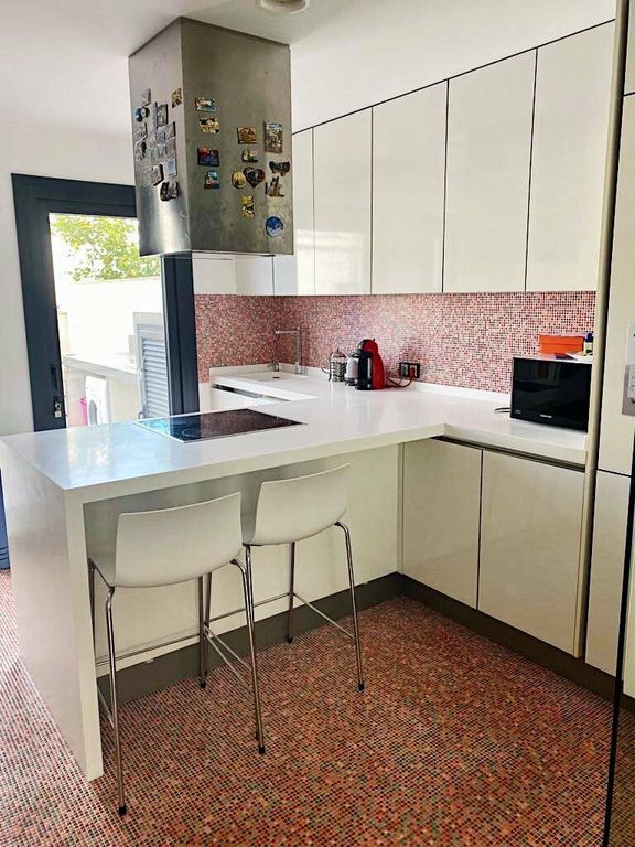 Property photo 3 of 34