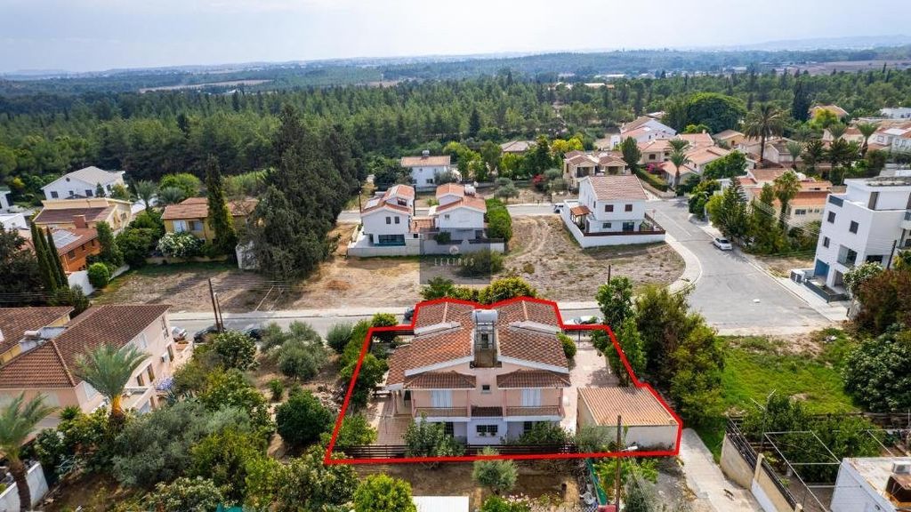 Property photo 3 of 6