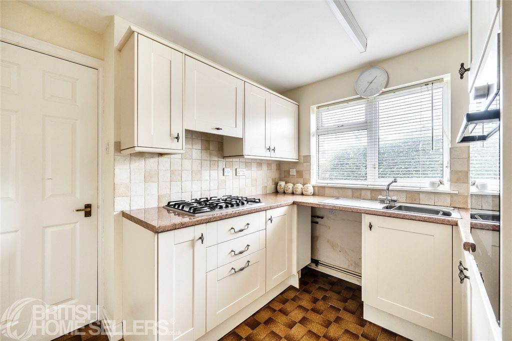 Property photo 2 of 18 Picture No. 10