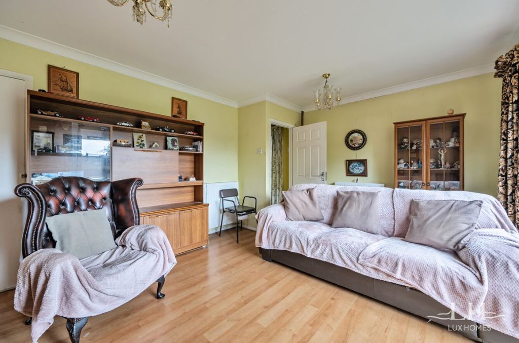 Property photo 2 of 18