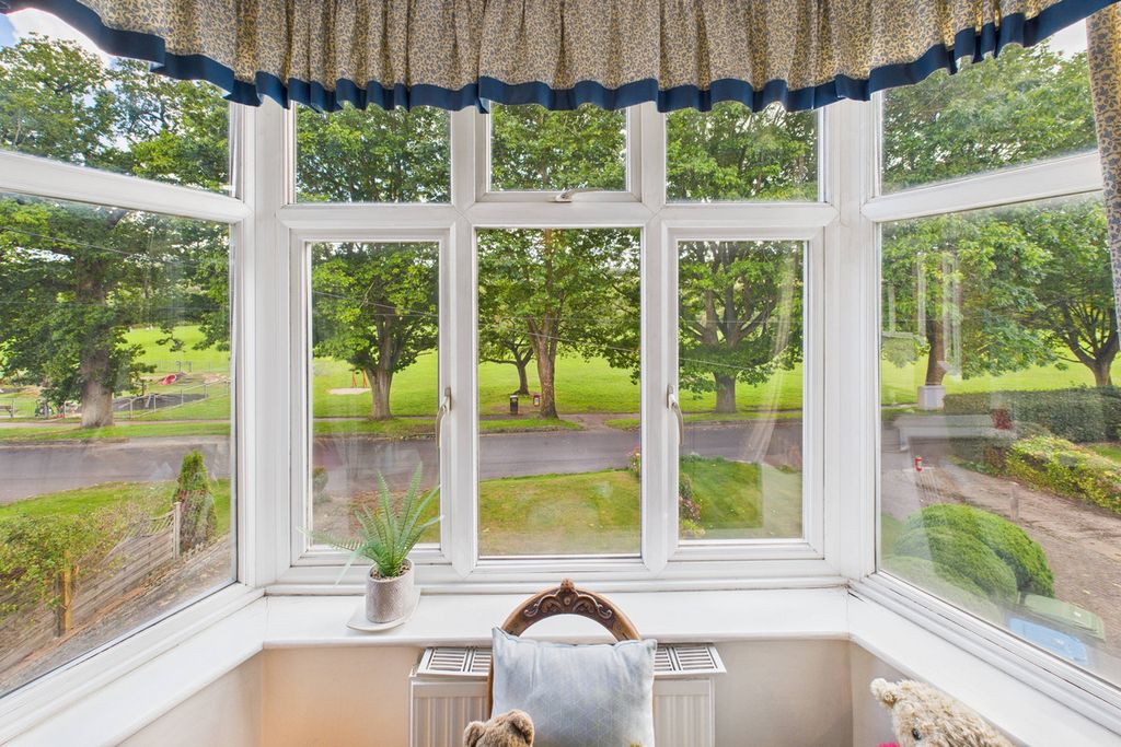 Property photo 2 of 30