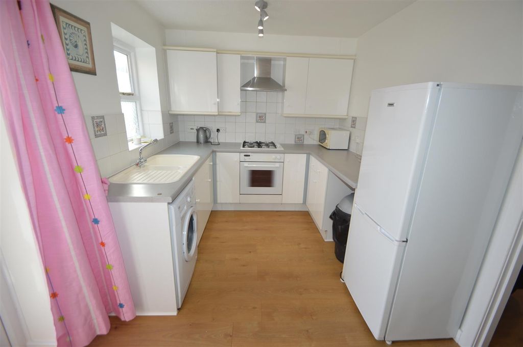Property photo 3 of 8