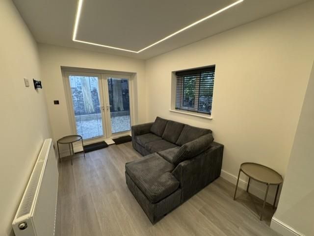 Property photo 3 of 17 48252A54-140d-4ee2-B348-7A9441234d4E.Jpg