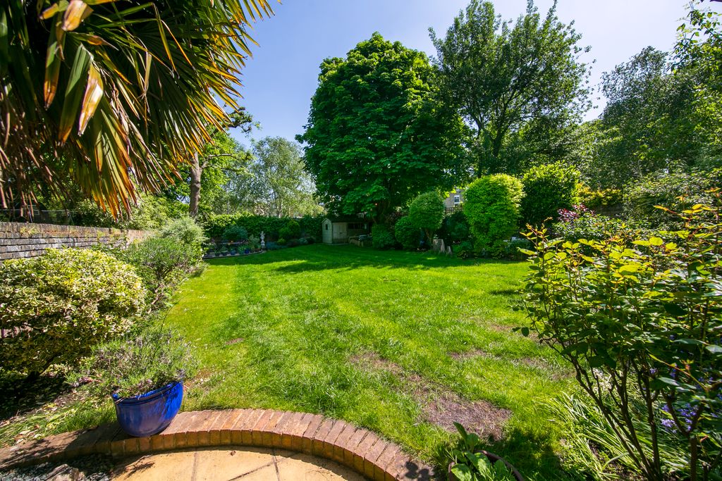 Property photo 3 of 12