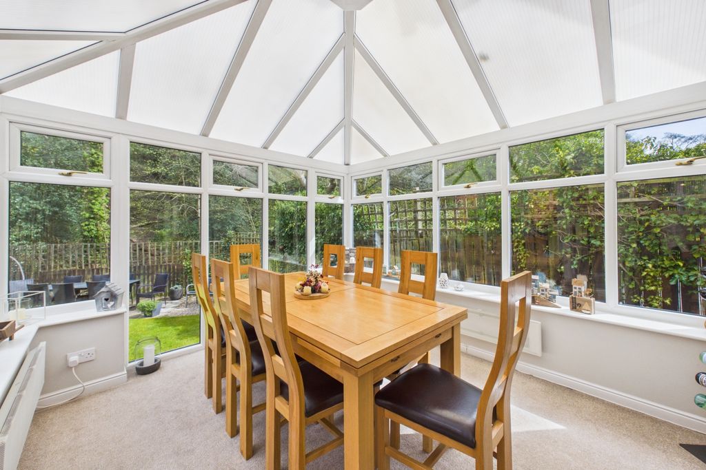 Property photo 3 of 32 Conservatory