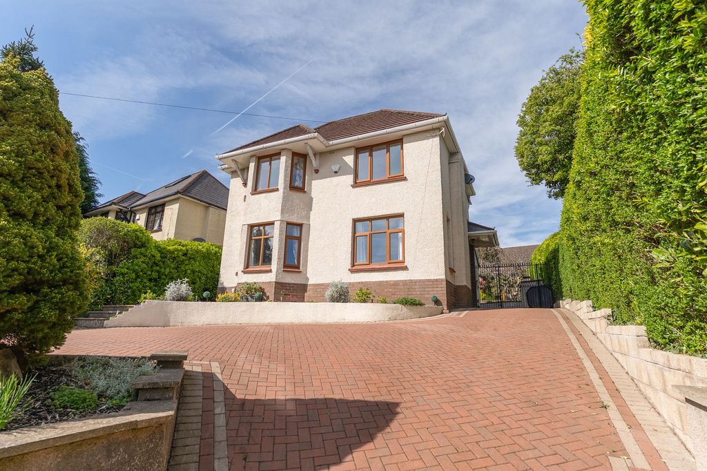 Property photo 1 of 28