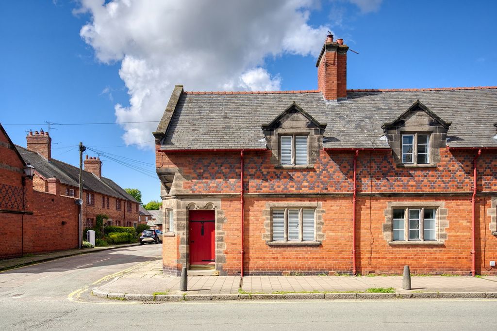 Property photo 1 of 31