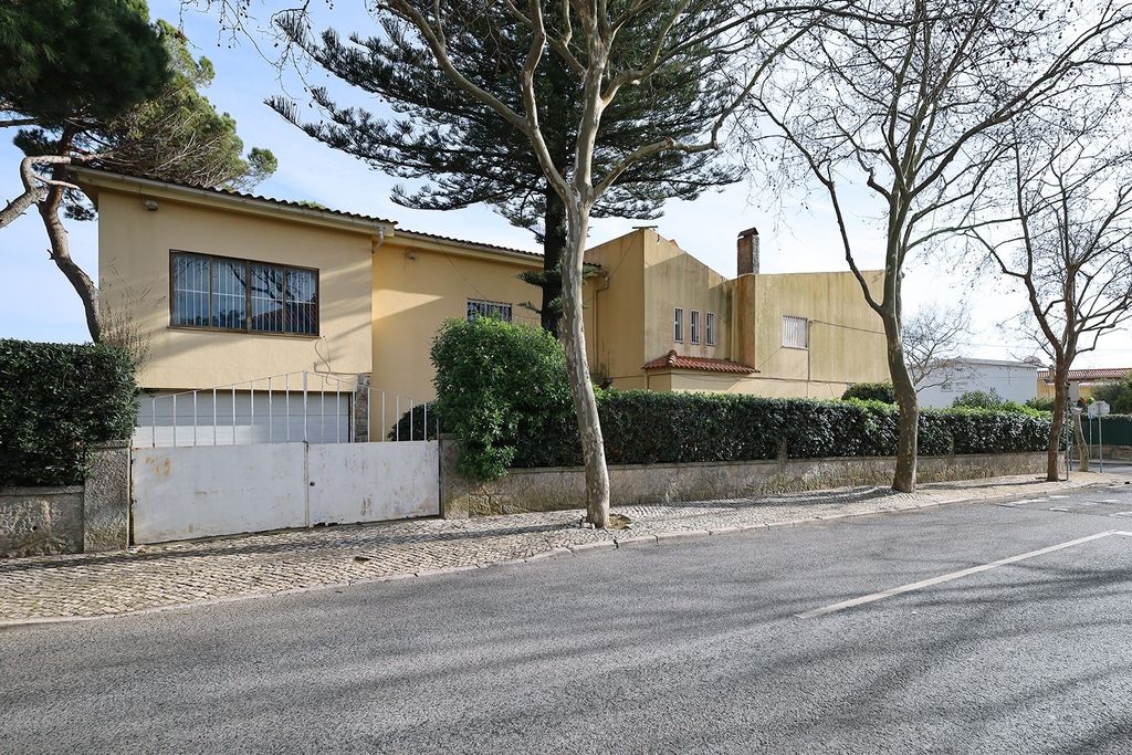 Property photo 1 of 58