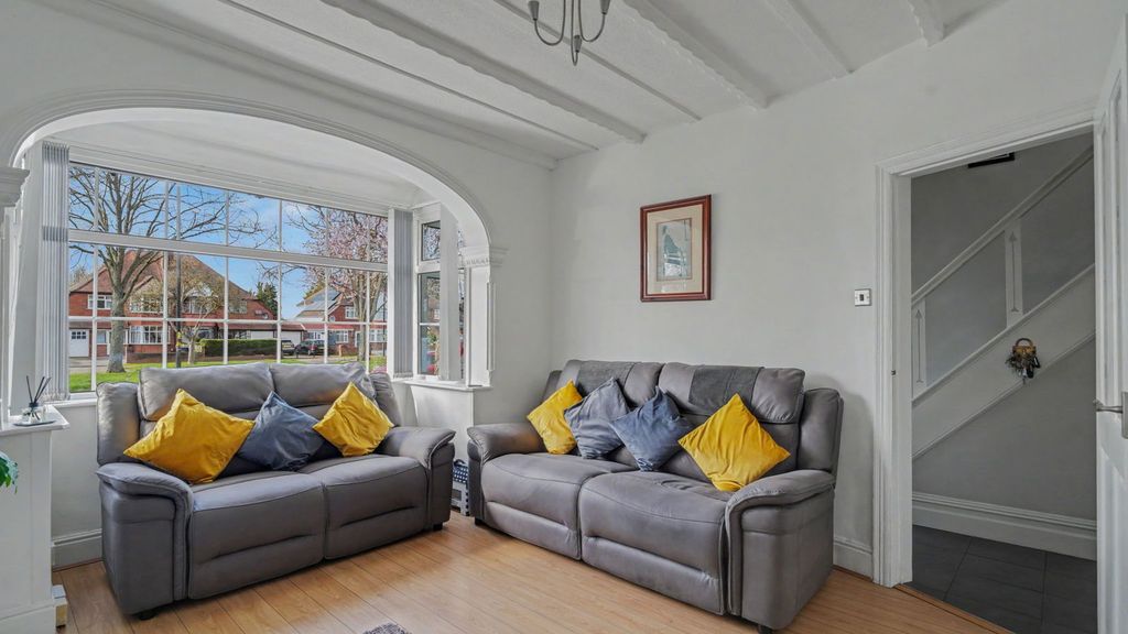 Property photo 3 of 25