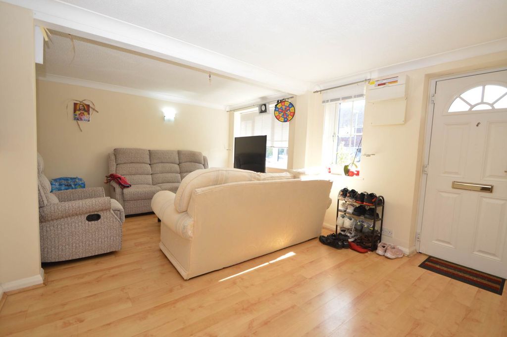Property photo 2 of 5