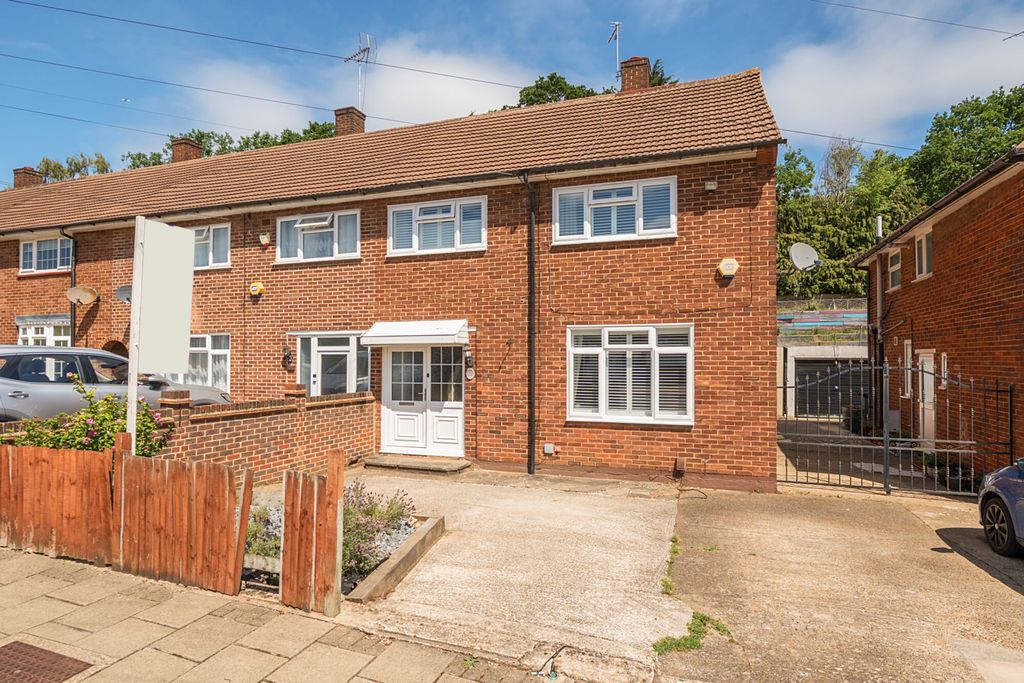 Property photo 1 of 19 External