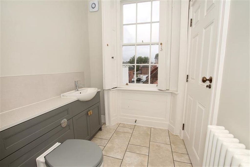 Property photo 2 of 13 (Main)