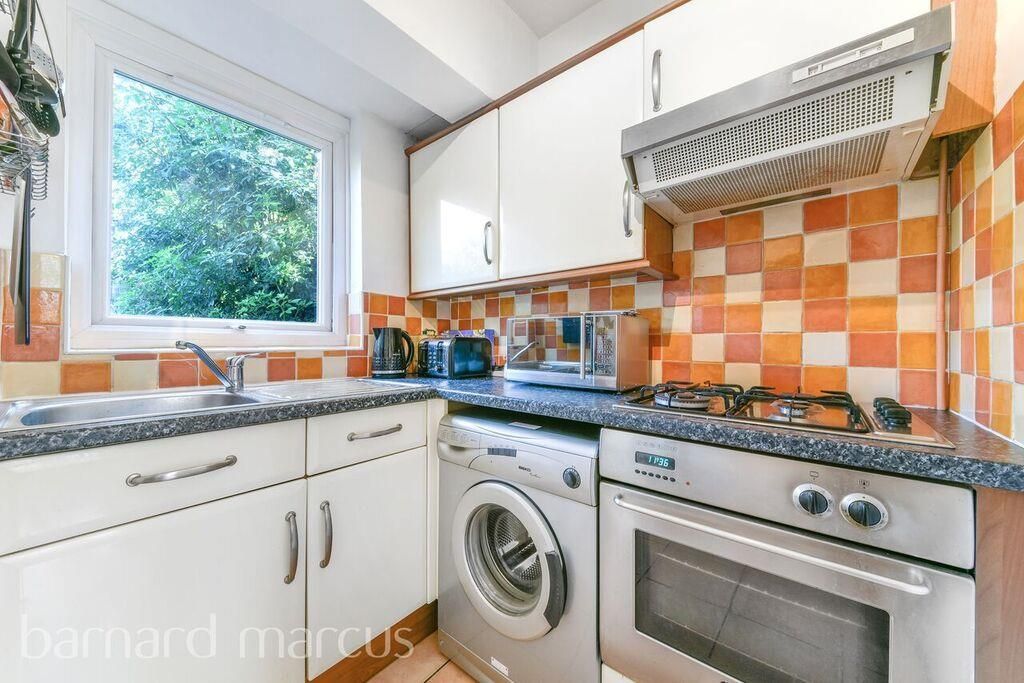 Property photo 3 of 9 Living Room