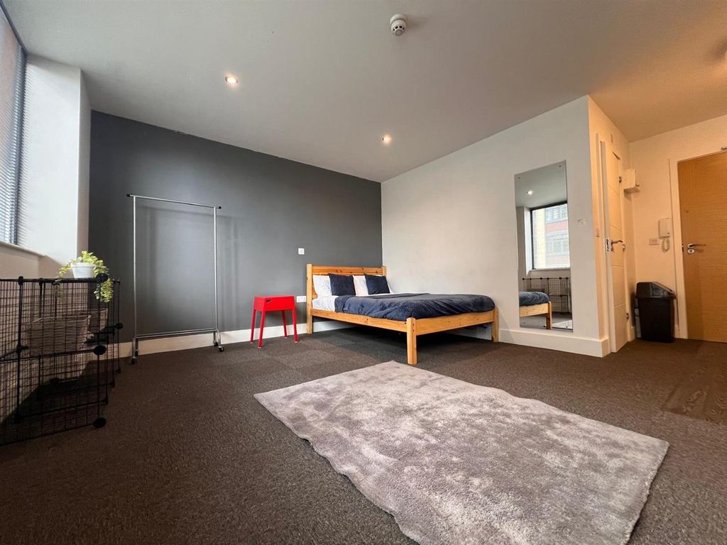 Property photo 3 of 19