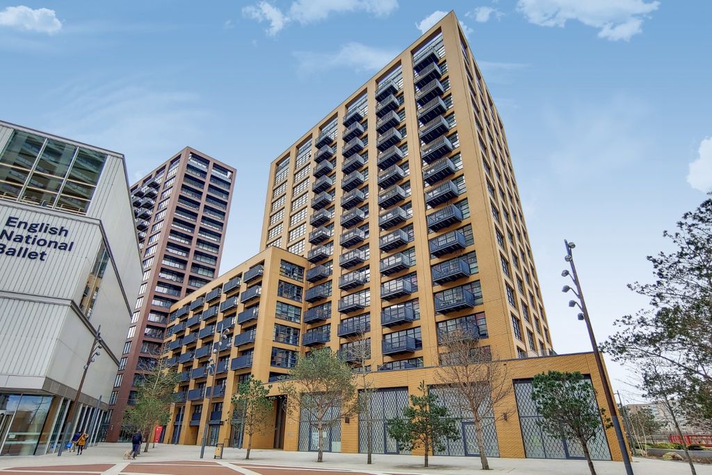 Property photo 3 of 12 4595182