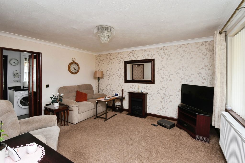 Property photo 2 of 17 Photo