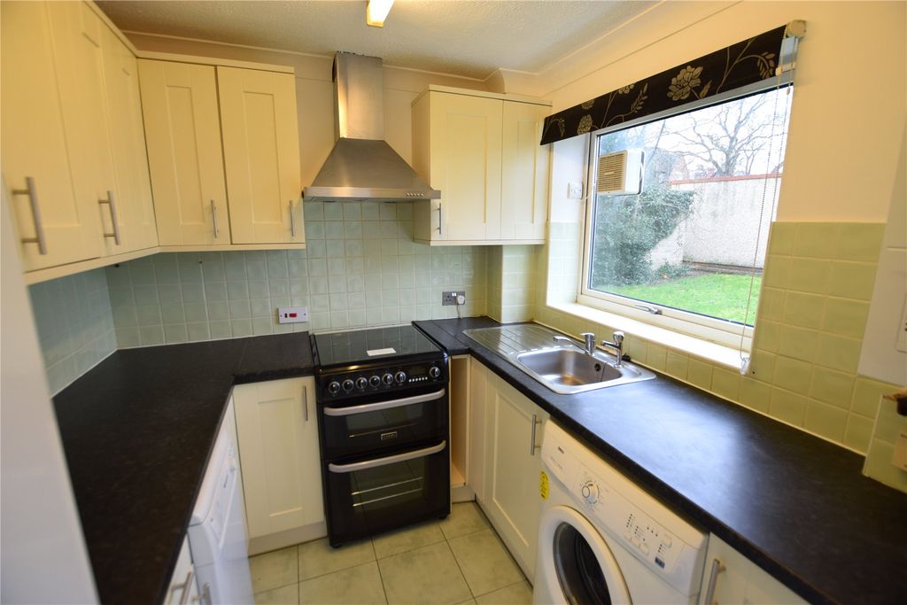 Property photo 3 of 6 Kitchen