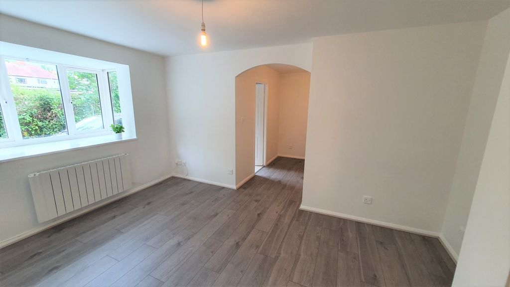 Property photo 3 of 11 Gallery
