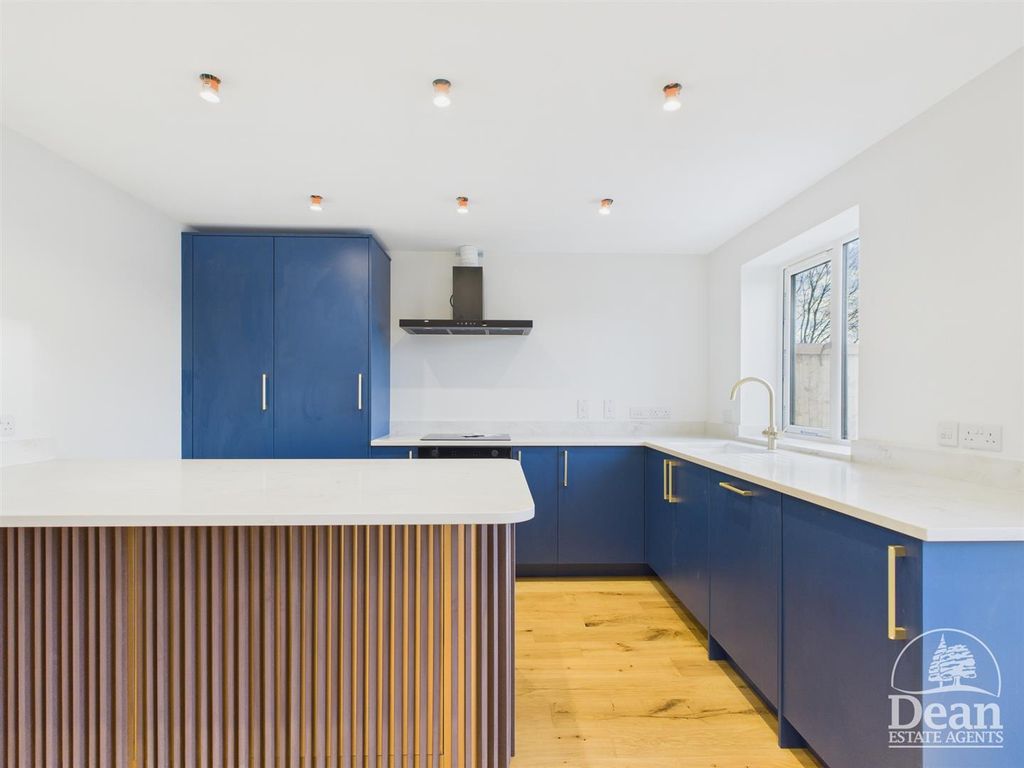 Property photo 2 of 13 Kitchen