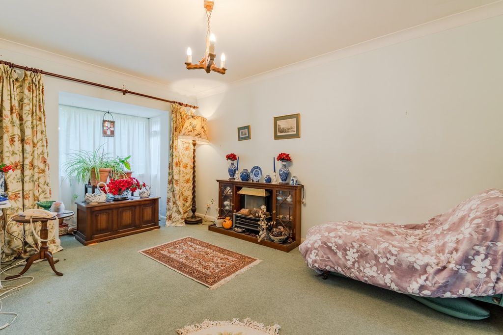 Property photo 3 of 11